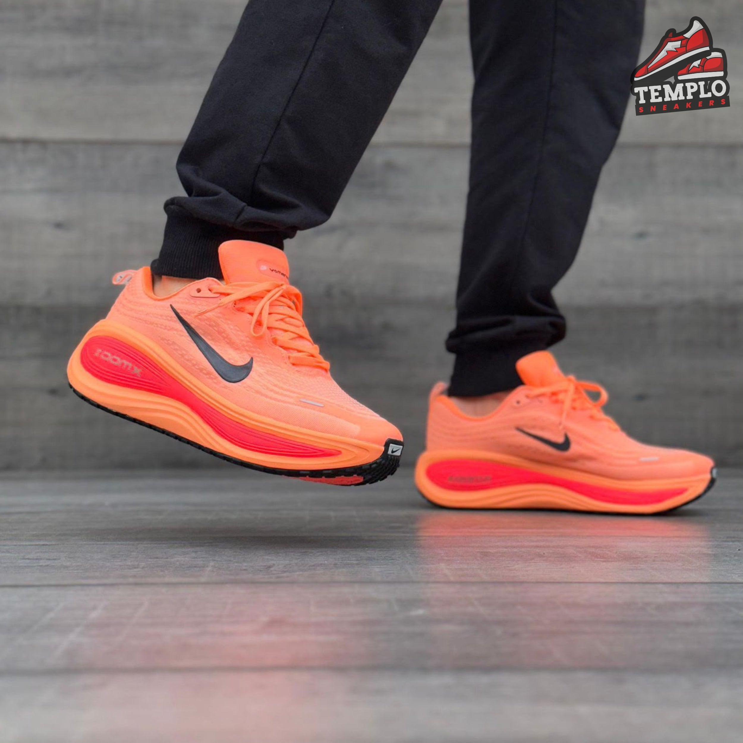 NIKE VOMERO NARANJA