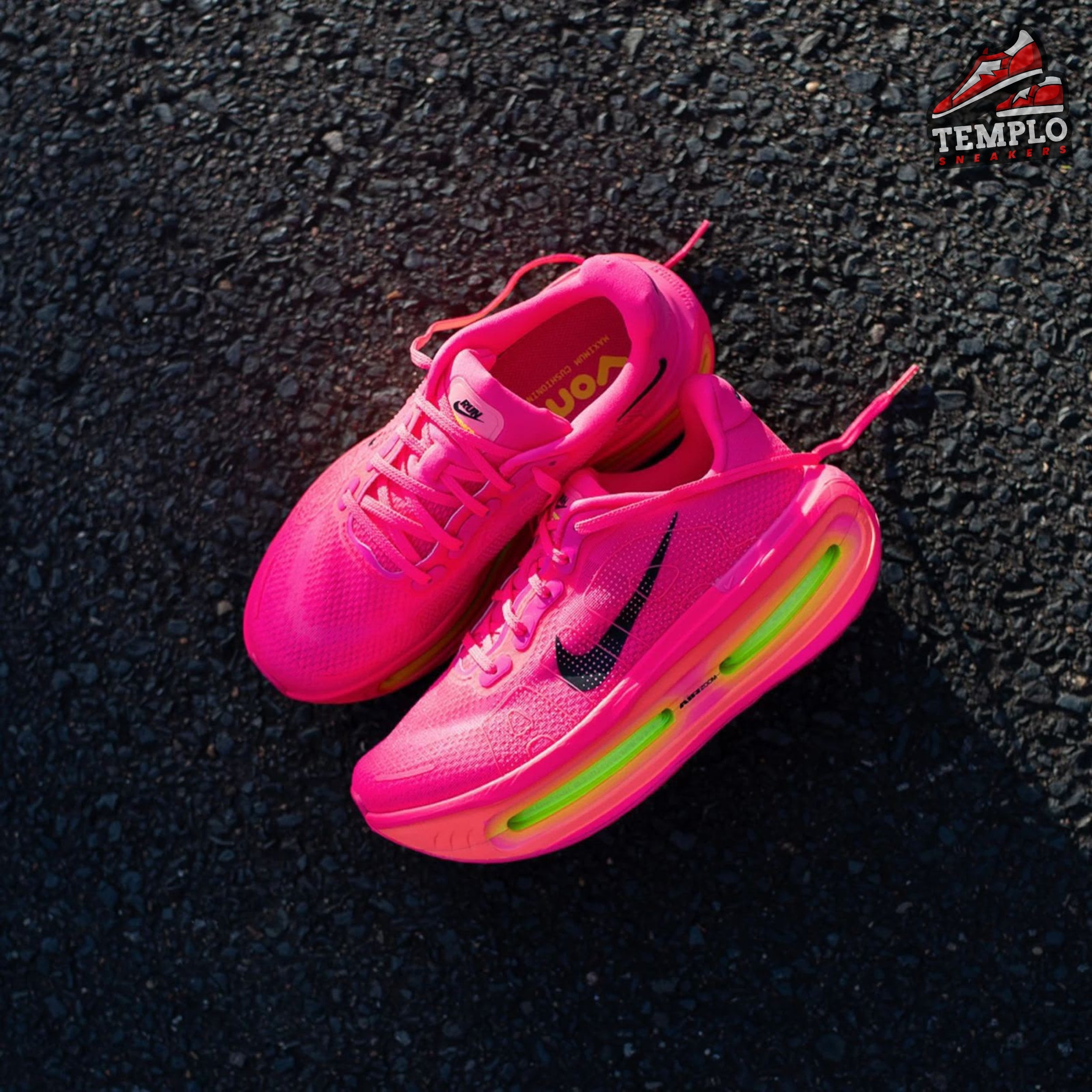 NIKE VOMERO PREMIUN FUCSIA