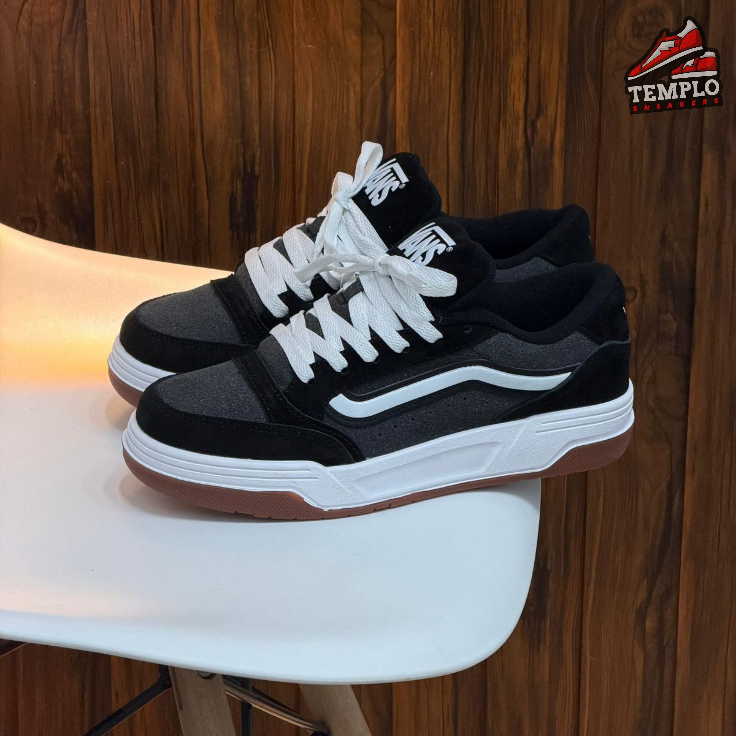 VANS HYLINE NEGRA BLANCA