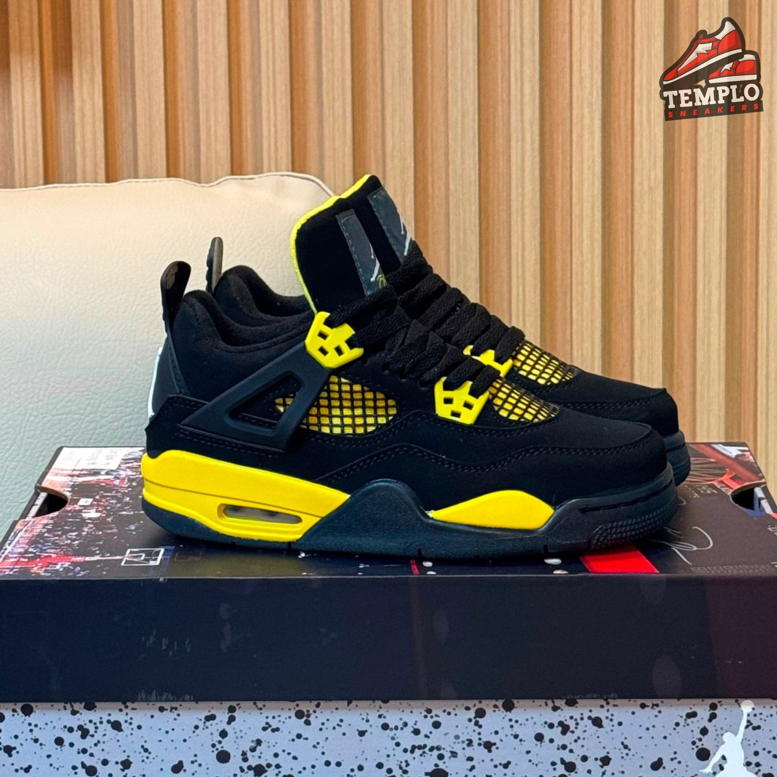 JORDAN RETRO 4 NEGRA AMARILLA