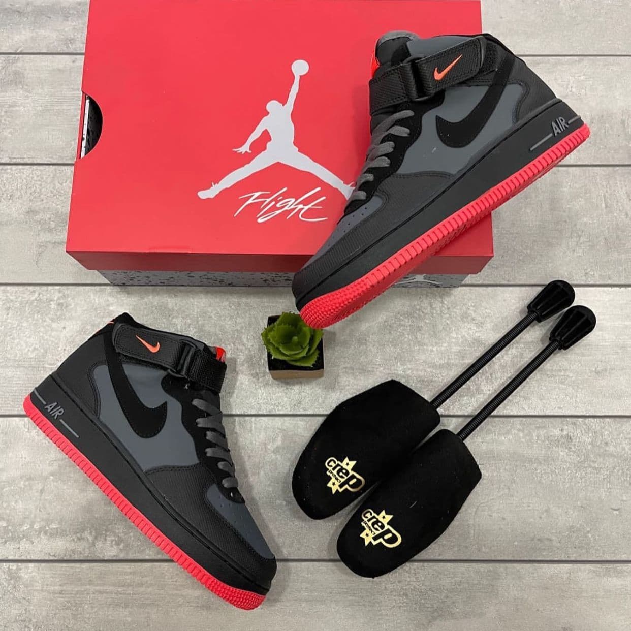 AIR FORCE ONE MID HOT LAVA Templo Sneakers