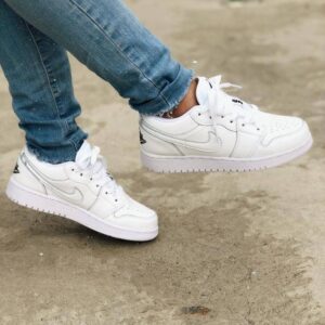 RETRO 1 LOW BLANCA NEGRA