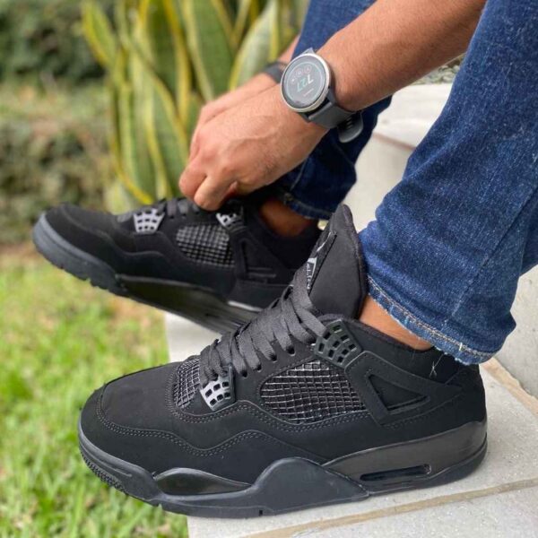 RETRO 4 BLACK CAT