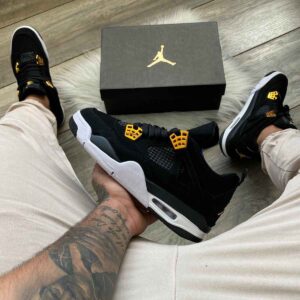 RETRO 4 ROYALTY