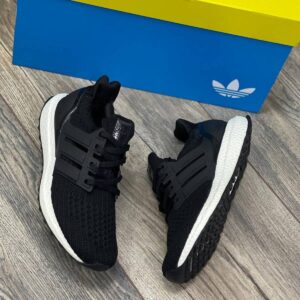 ULTRABOOST NEGRA