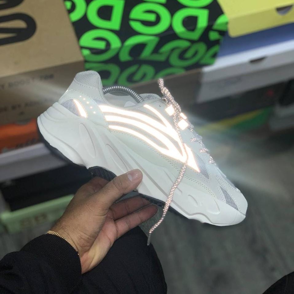 Adidas yeezy 700 blancas hombre best sale