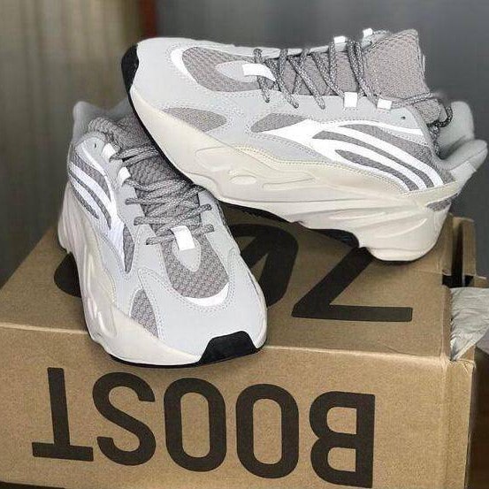 YEEZY 700 GRIS REFLECTIVA Templo Sneakers