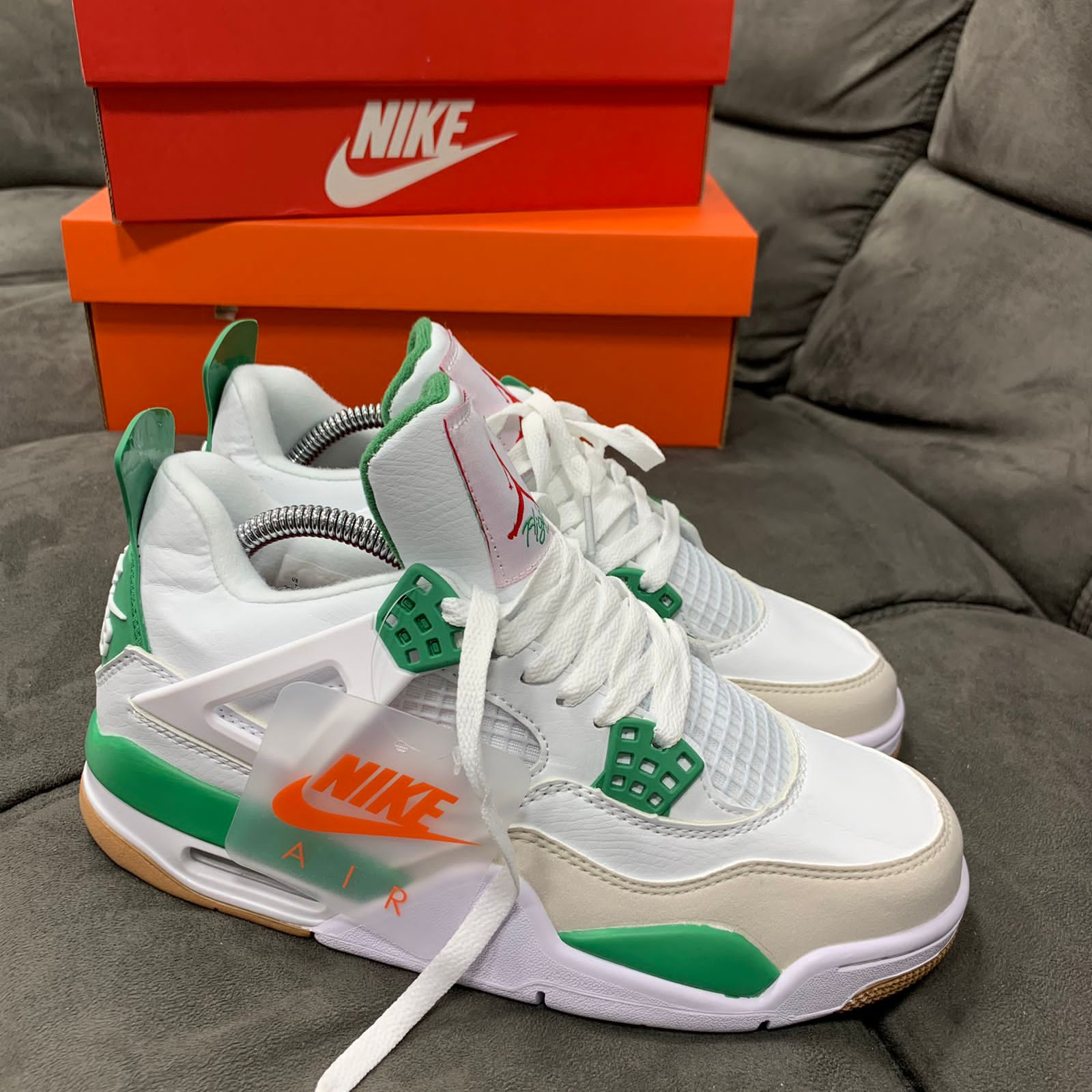 JORDAN RETRO 4 BLANCA VERDE Templo Sneakers