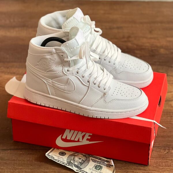 JORDAN RETRO 1 BLANCA