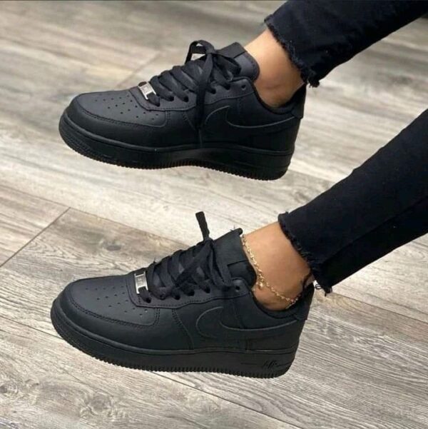 AIR FORCE ONE NEGRA CLASICA