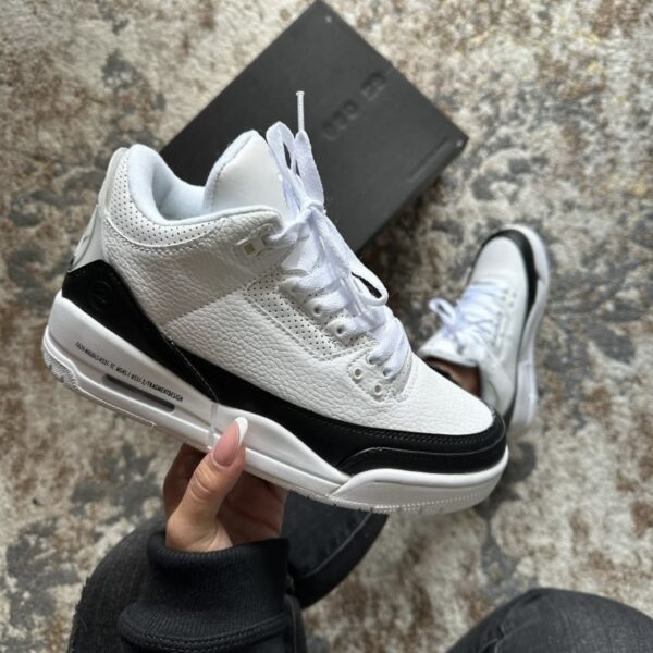 JORDAN RETRO 3 BLANCA NEGRA
