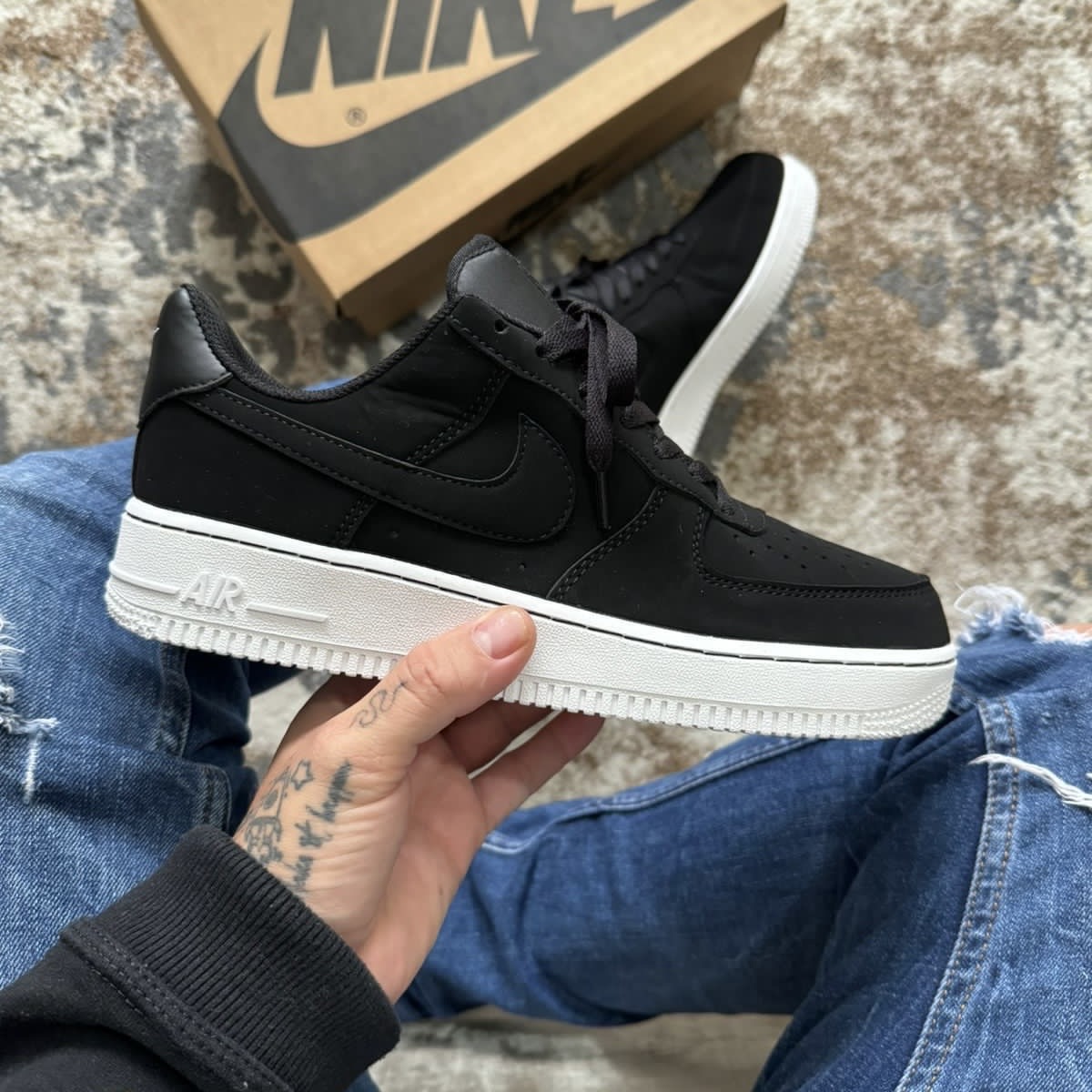 Air force 1 negras y blancas shops