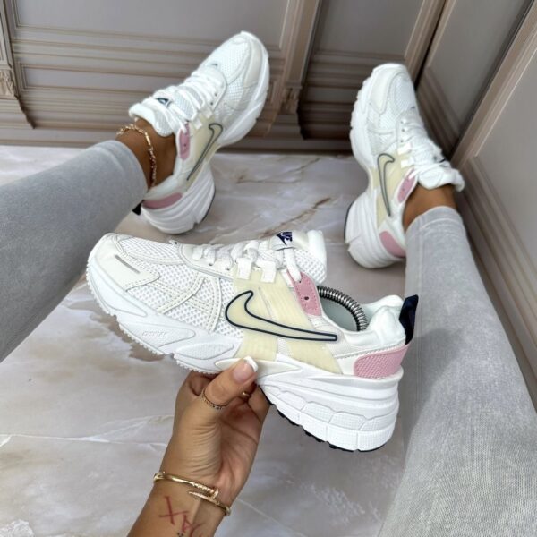 NIKE V2K BLANCA PALO ROSA