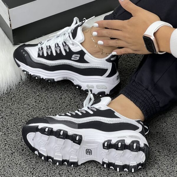 SKECHERS DLITES NEGRA BLANCA