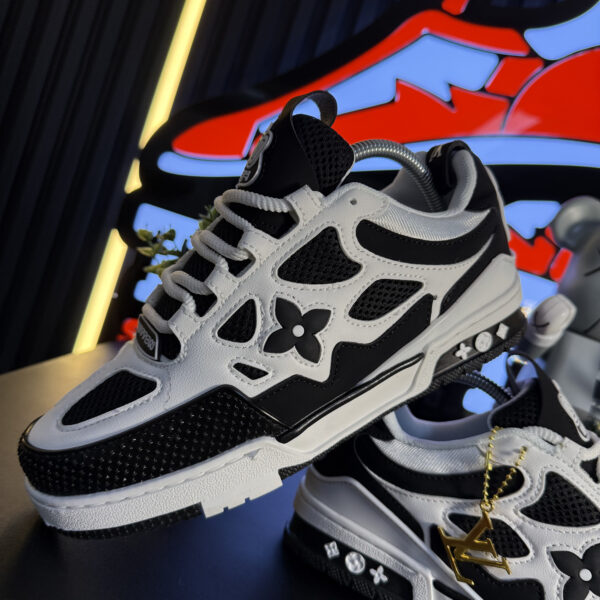 LV SKATE NEGRA BLANCA
