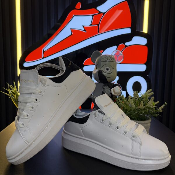 MACQUEEN BLANCA NEGRA 1 MACQUEEN BLANCA NEGRA