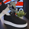 NIKE AF1 NEGRA BLANCA GAMUZA