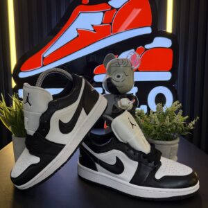 NIKE RETRO 1 BLANCA NEGRA