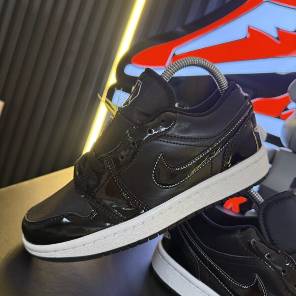 NIKE RETRO 1 LOW NEGRA CHAROL 2 NIKE RETRO 1 LOW NEGRA CHAROL