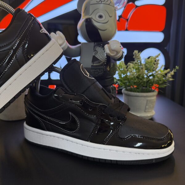 NIKE RETRO 1 LOW NEGRA CHAROL 3 NIKE RETRO 1 LOW NEGRA CHAROL