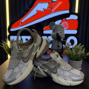 NIKE V2K GRIS CAFE