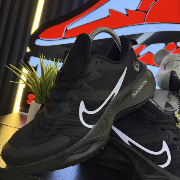 NIKE ZOOM CARITA NEGRA