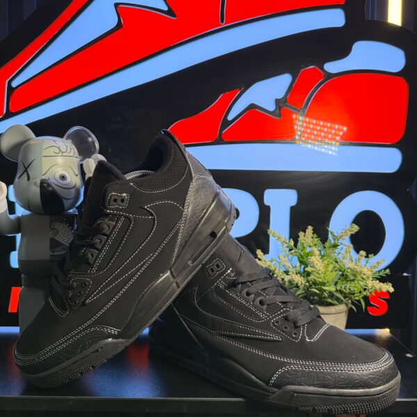 JORDAN R3 TRAVIS NEGRA