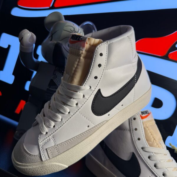 NIKE BLAZER BOTA BLANCA NEGRA