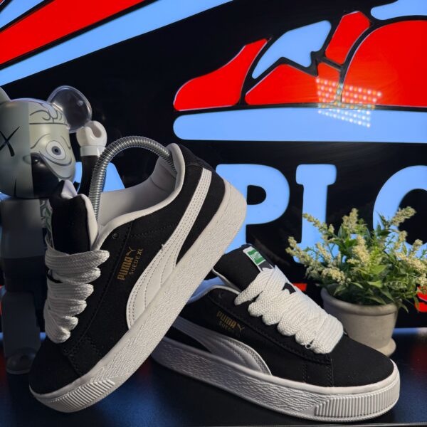PUMA SUEDE XL NEGRA BLANCA