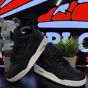 JORDAN R3 NEGRA BLANCA