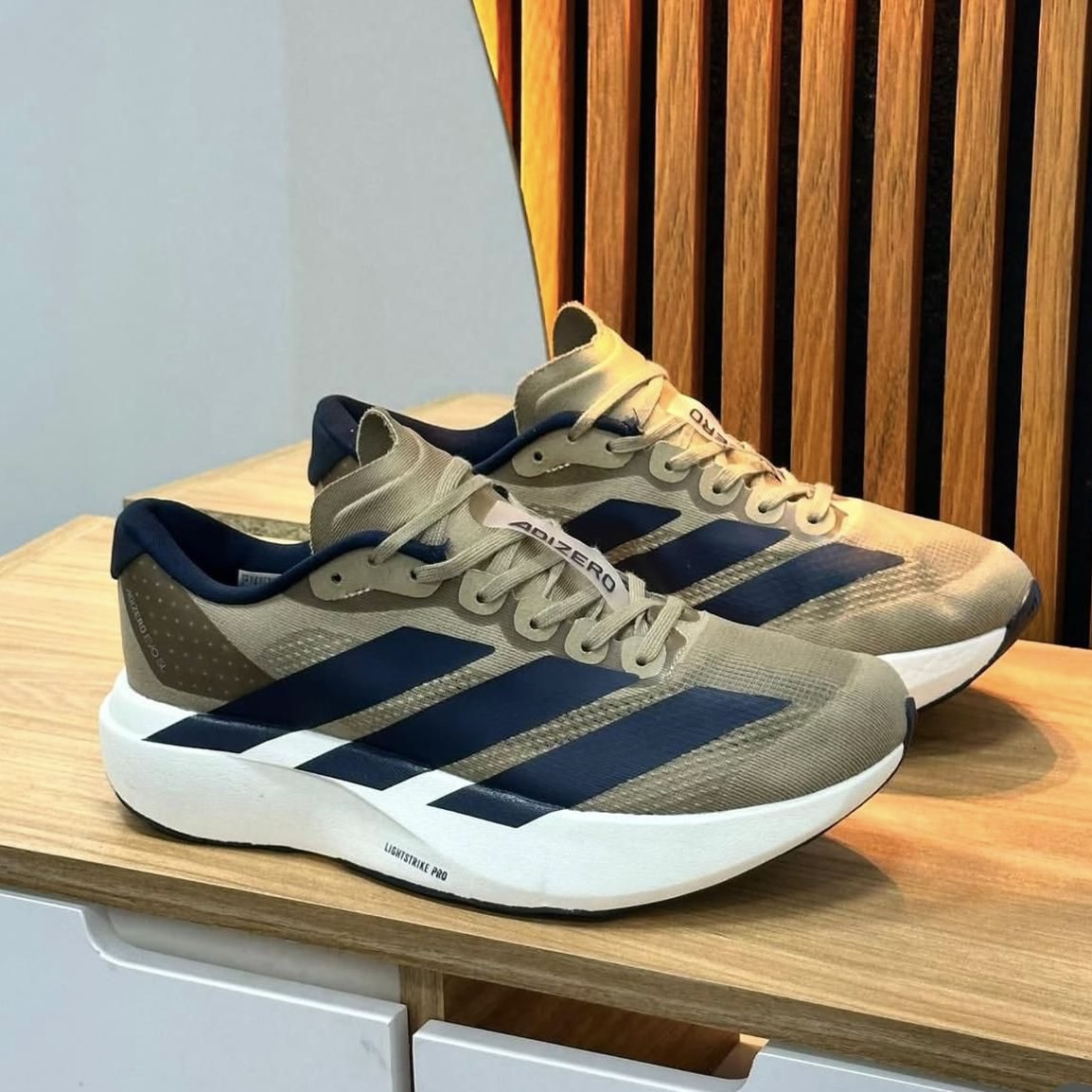 ADIZERO CAFE NEGRA