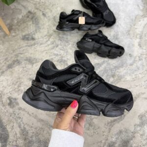 NEW BALANCE 9060 NEGRA