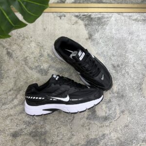 NIKE INITIATOR NEGRA BLANCA