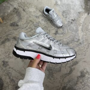 NIKE P-6000 PLATEADA