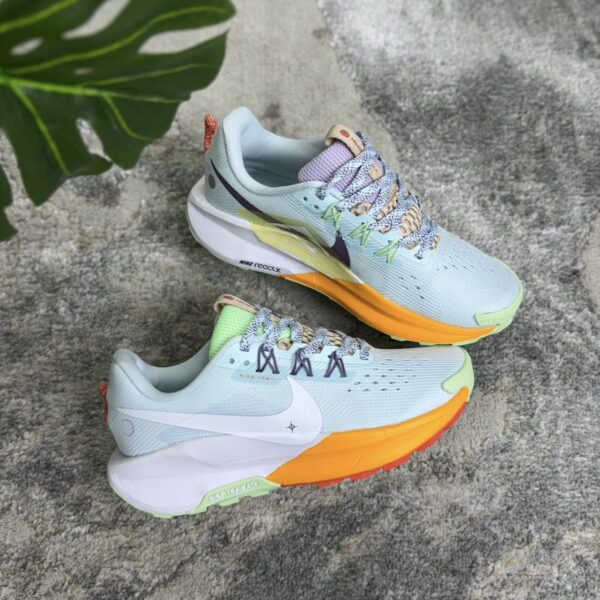 NIKE PEGASUS TRAIL 5 CELESTE NARANJA