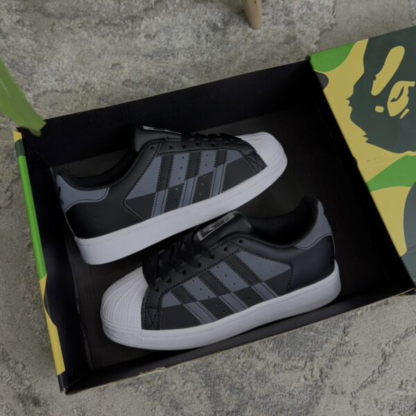 ADIDAS SUPERSTAR NEGRA GRIS ADIDAS SUPERSTAR NEGRA GRIS