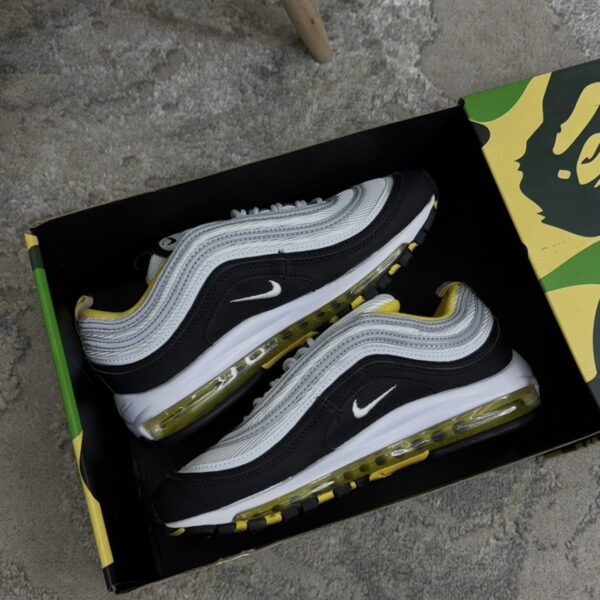 NIKE 2000 NEGRA AMARILLA