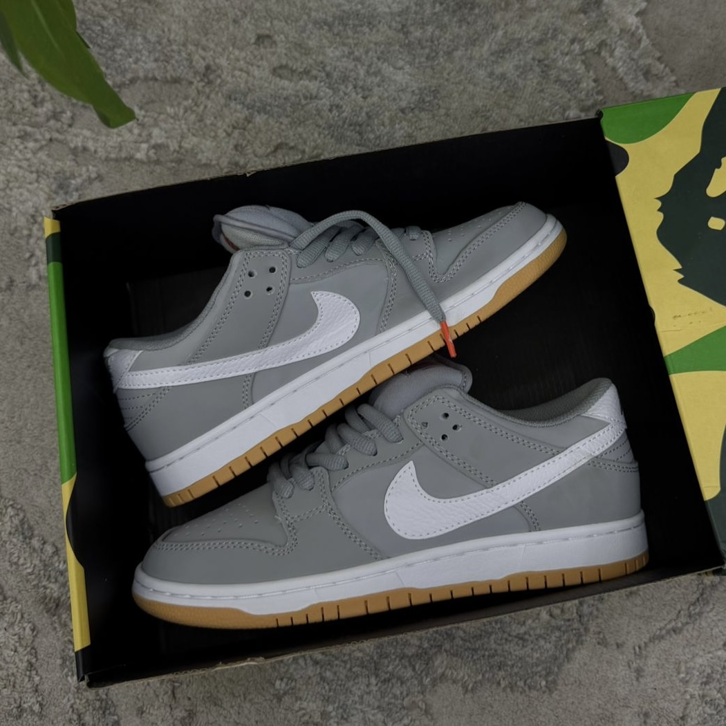 NIKE SB DUNK GRIS BLANCA
