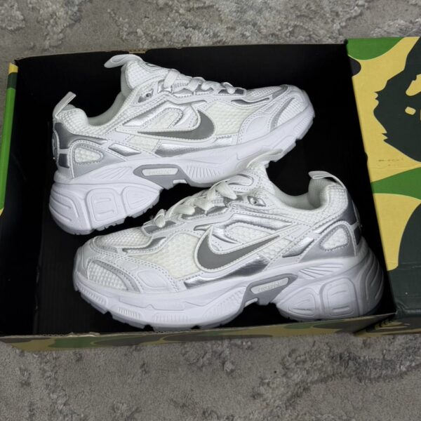 NIKE V5K BLANCA GRIS