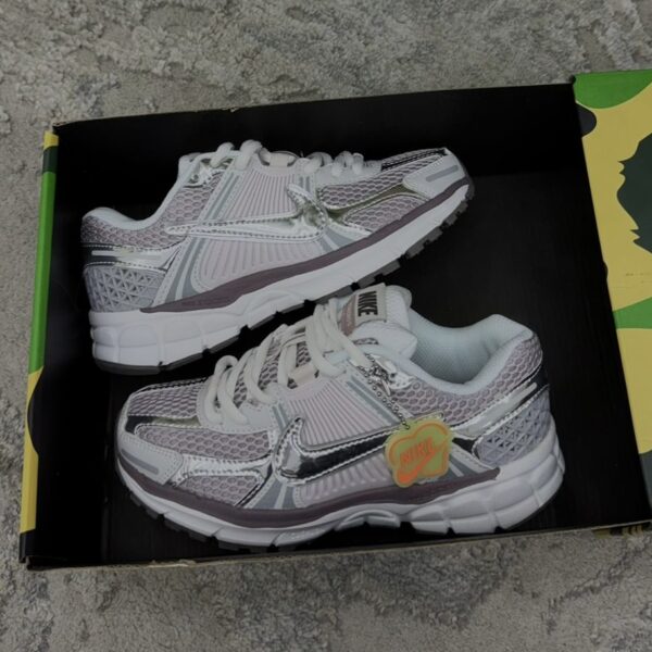 NIKE VOMERO PURPURA BLANCA DAMA NIKE VOMERO PURPURA BLANCA