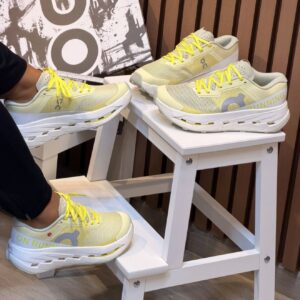 Screenshot ON CLOUD BLANCA AMARILLA