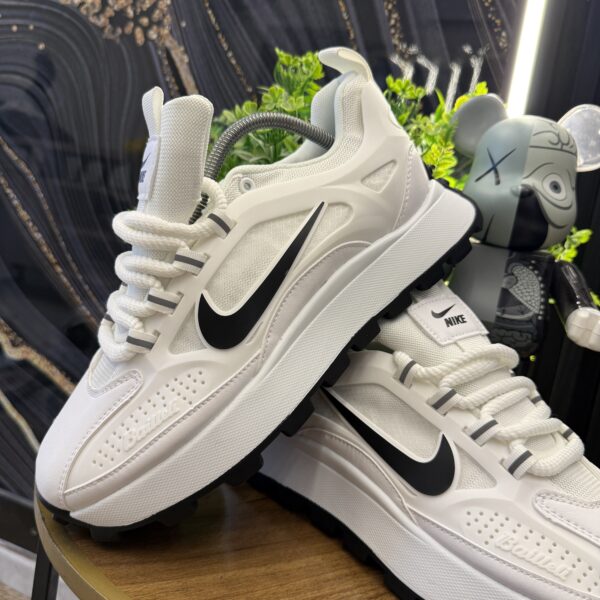 NIKE BAILLELI BLANCA NEGRA