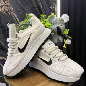 NIKE BAILLELI BLANCA NEGRA
