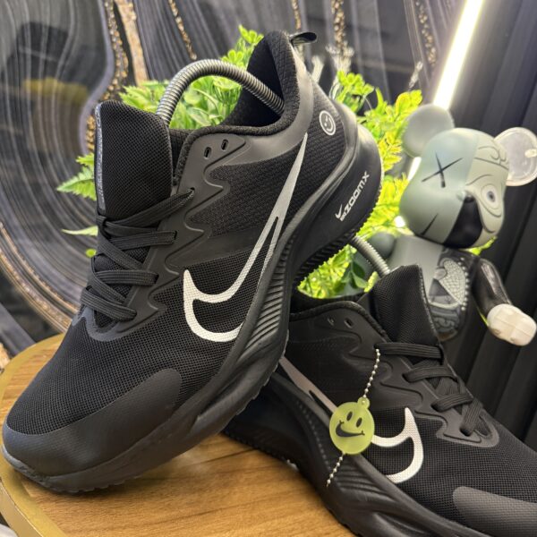 NIKE ZOOM CARITA NEGRA